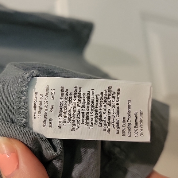 Cotton on Garments Men's Tank - Picture 5 of 5